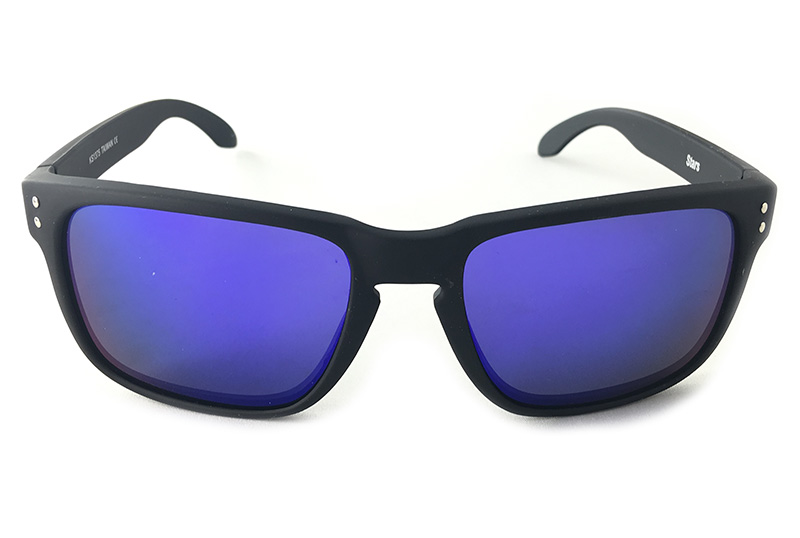 Maskulin herre solbrille, solbriller til mænd i mat sort stel med lilla spejlglas. | festival-solbriller