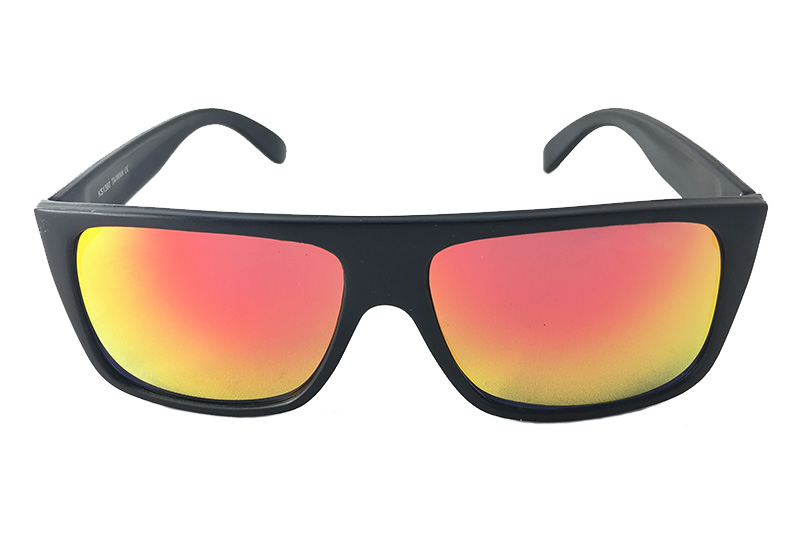 Herre solbrille i mat sort stel med rød-orange spejlrefleks glas. | festival-solbriller