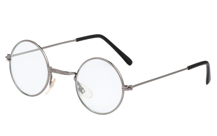 Rund brille uden styrke i sølvfarvet metal stel. | 