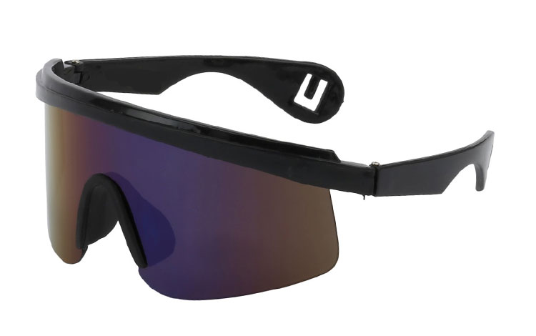 Ski solbrille i stort sort design med multifarvet spejlglas i lilla nuancer. | search