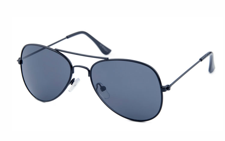 BØRNE Aviator solbrille i sort metal stel med mørke glas | boerne_solbriller