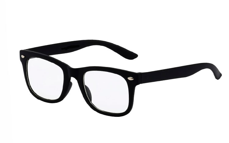 BØRNE wayfarer brille med klart glas i mat sort stel. UV400 beskyttelse | billige-solbrille-nyheder
