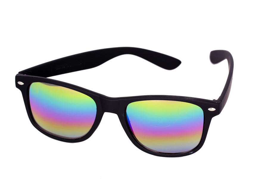 Stilsikker og moderne festival solbrille med regnbue spejlglas | search