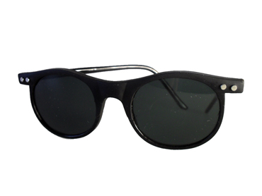 Rundlig smart solbrille i sort plast | search