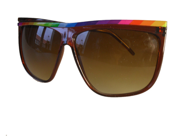 Brun solbrille m/ regnbue asymetrisk mønster øverst | search