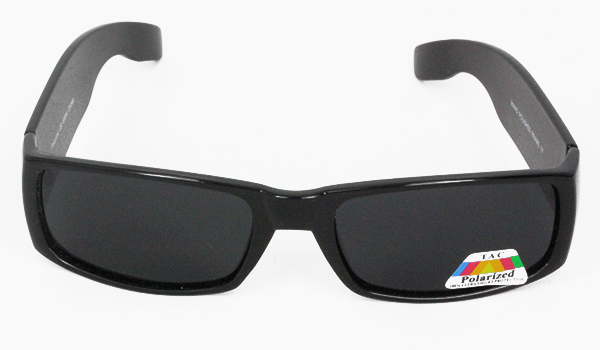 polariseret solbriller i maskulint design. Sej solbrille til mænd med mørke glas | ski_racer_solbriller