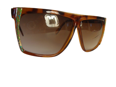 Lys tortoise-brun kantet solbrille m/ blomstmønster i siderne | retro_vintage_solbriller