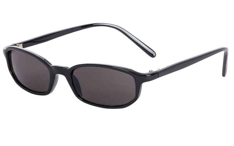 Moderigtig solbrille i sort enkelt design. UV400  | 