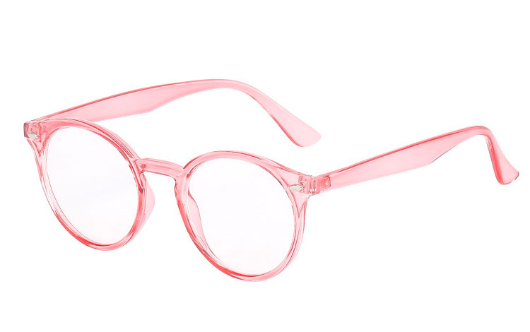 Rund brille i en smuk koralfarve. Brillen har klart glas uden styrke, så det er en smuk pynte brille til dig som ikke behøves briller.  | klar_glas_briller