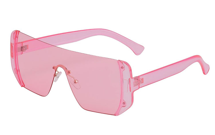 Fræk transparent oversized solbrille i lyserødt design. Stilen er kendt fra Marvelous Mosell fede Retro stil. Denne spacy model fås i 5 fantastiske gennemsigtige / transparente farver.  | solbriller-farvet-glas