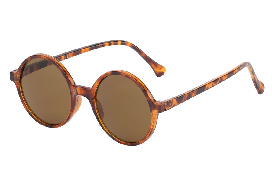Skildpaddebrun solbrille i helt rundt og enkelt design med mørke linser.  | search