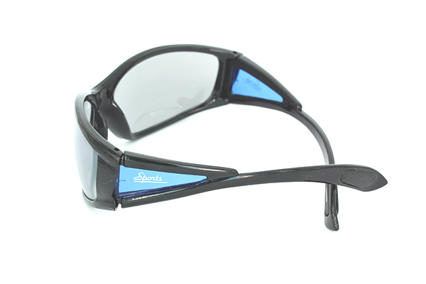 Løbe solbrille i mørkt design med lyst blåligt glas | sport_solbriller_sportssolbriller-2