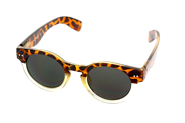 Skildpaddebrun og gennemsigtig solbrille design i rundt design. | wayfarer_solbriller