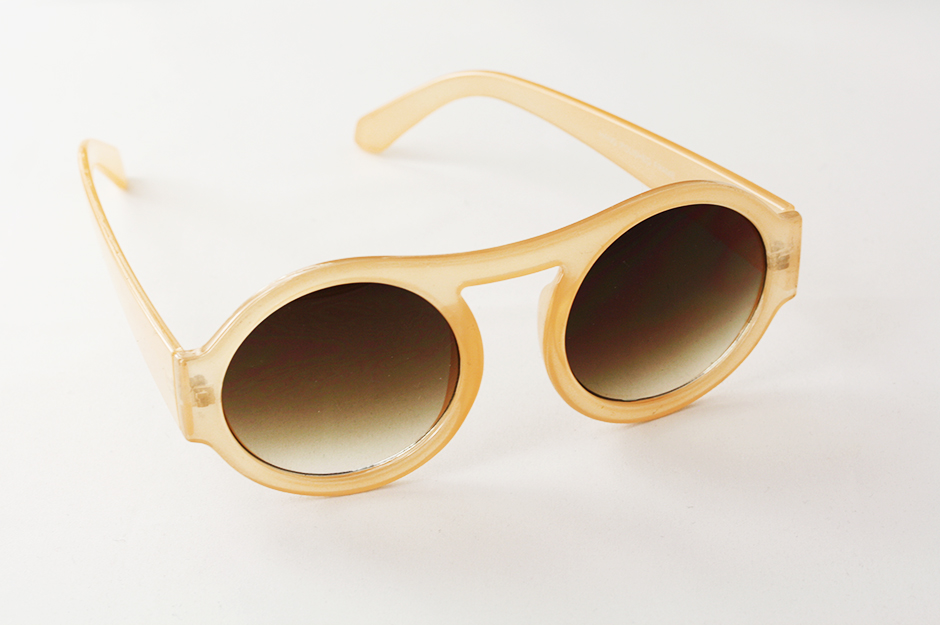 Laks / hudfarvet mode solbrille i stort rundt design | runde_solbriller