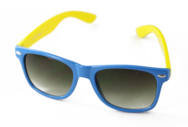 wayfarer solbrille i blå med gule stænger | wayfarer_solbriller