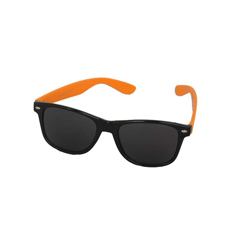 Sort solbrille med orange stænger i wayfarer design | wayfarer_solbriller