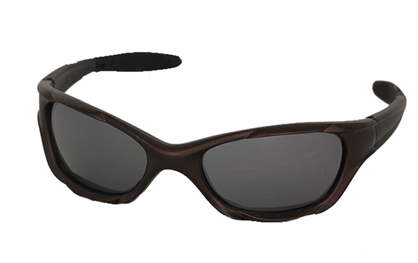 Mørkbrun herre solbrille i sportlook | enkelt-klassisk-design