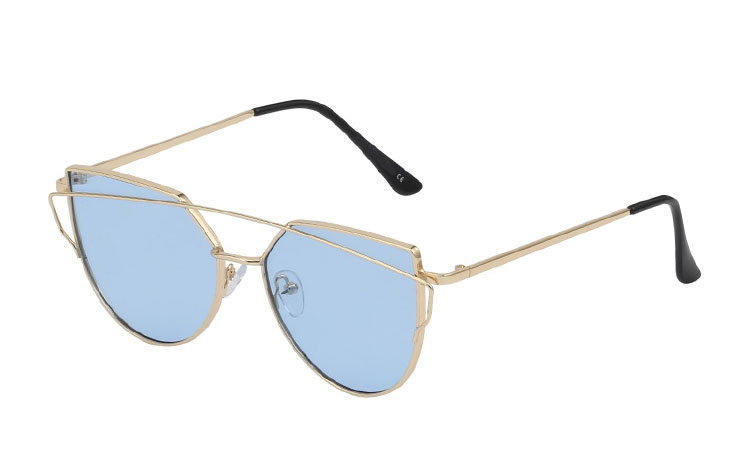 Fræk guldsolbrille i cateye look med lyseblå linser. - Design nr. s3427