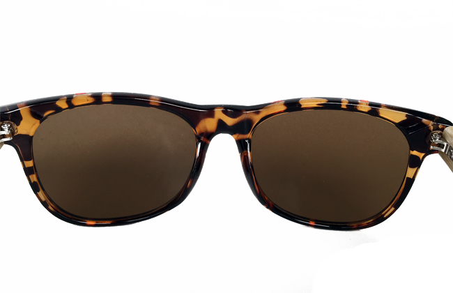 Træ solbriller / bambus solbriller i wayfarer design. Unisex solbrille til mænd og kvinder. | træ-solbriller-bambus-2