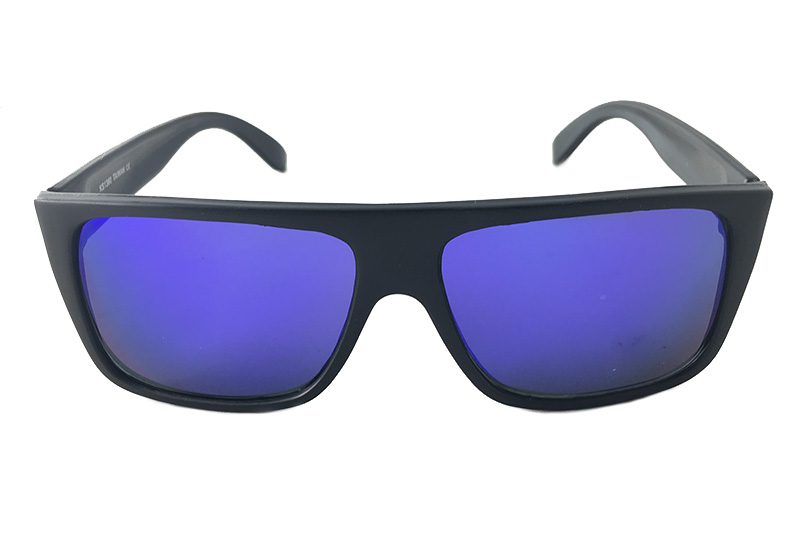 Herre solbrille i mat sort stel med lilla spejlrefleks glas. | billige-solbrille-nyheder