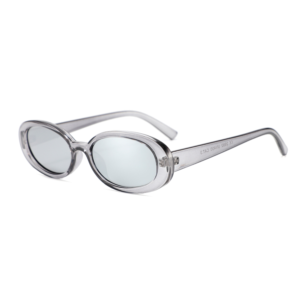 Smuk oval solbrille i transparent grå stel med sølvfarvet spejlglas. Audrey Hepburn, Grace Kelly og Jackie Kennedy | runde_solbriller