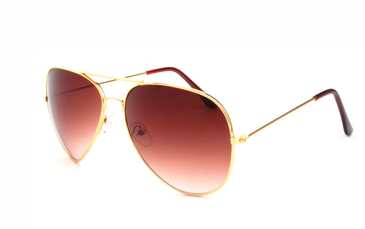 Billig aviator / Pilot solbrille i klassisk design. Guldfarvet stel.  | millionaire_aviator_solbriller