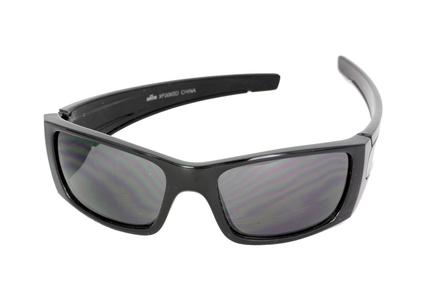 Maskulin herre solbrille i råt enkelt design | solbriller_med_moerkt_glas