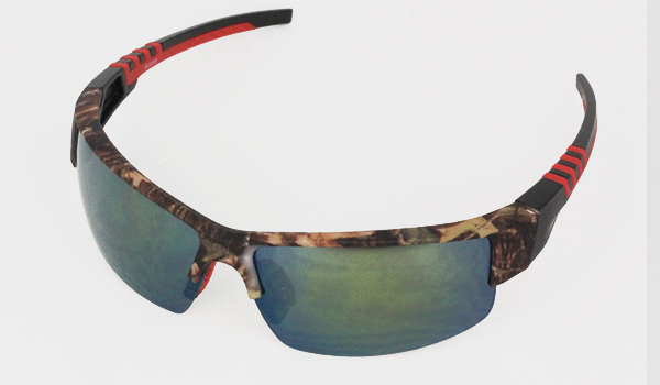 Golf solbrille i flot mønstret design. Golfbrillen har gummi lister indvendigt på stellet som sikre at golf solbrillen sidder godt fast på ansigtet. KØB HER! | golf-solbriller