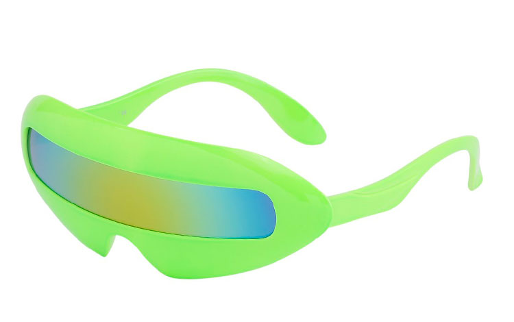 Neon grøn solbrille i Star Trek design. Denne model er også kendt fra Marvelous Mosell fede Retro stil. Neon grønt stel med blå-grønne multifarvet glas. <br> | billige-solbrille-nyheder