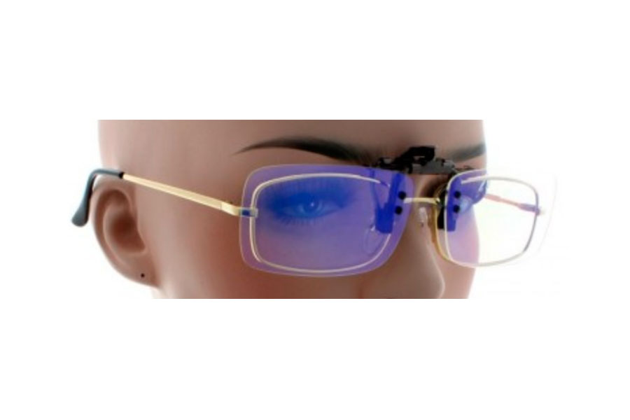 anti blue rays skærmbriller. Beskyt dine øjne når du sidder ved skærmen med disse clip on skærmbriller. De sættes ovenpå dine alm. briller. | skaermbriller-3