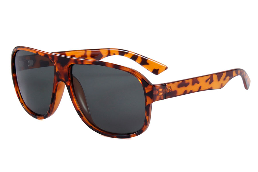 Aviator / dråbeformet solbrille med runde hjørner. Stellet er stærk kvalitet i skildpadde/leopard spættet  i flotte farve nuancer. | millionaire_aviator_solbriller