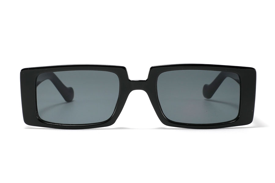 Denne solbrille er sommeren hotteste mode. Aflang firkantet design. Unisex model kan bruges af alle. | firkantet-solbriller-2