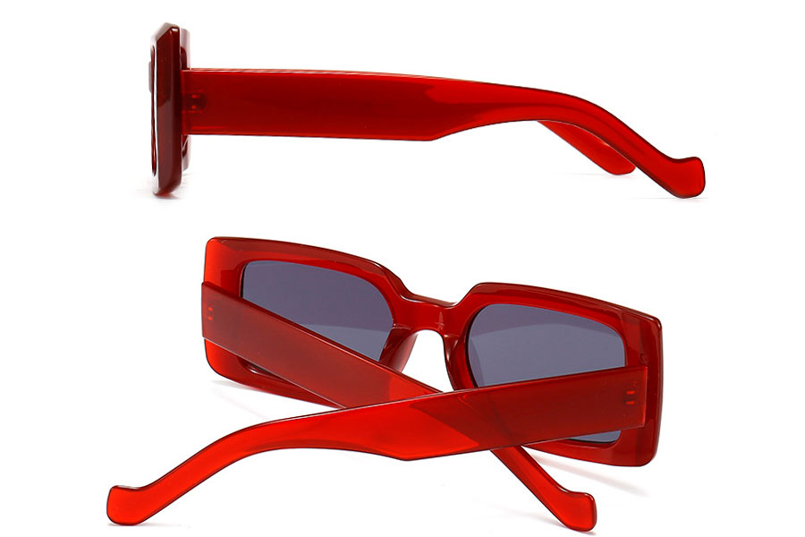 Solbrille fra tidens stil ikoner som bla. Audrey Hepburn, Grace Kelly og Jackie Kennedy | firkantet-solbriller-3