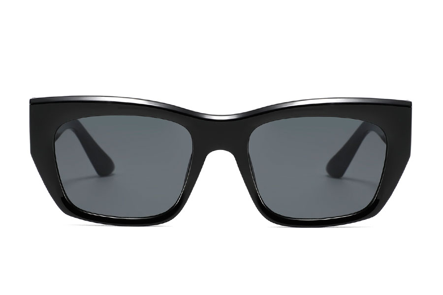 Kraftig robust solbrille i sort blank stel. Solbrillen har kant og et let cateye design med en smule spids i hjørnerne | retro_vintage_solbriller-2
