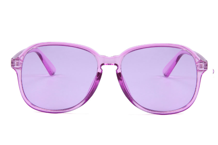 S4334 Lilla tranbsparent solbrille med glas fra tidens stil ikoner bla. Audrey Hepburn, Grace Kelly og Jackie Kennedy