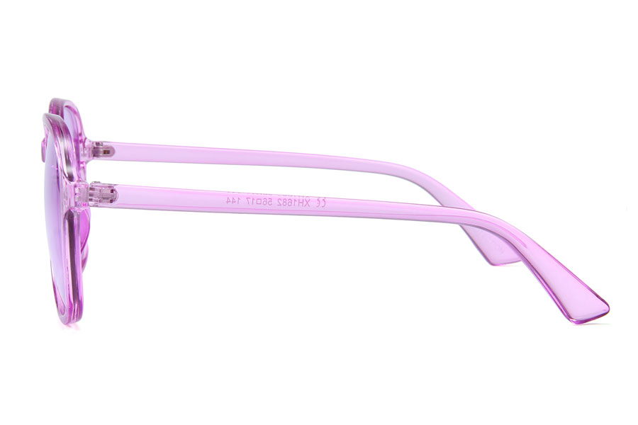 Lilla tranbsparent solbrille med lille glas fra tidens stil ikoner som bla. Audrey Hepburn, Grace Kelly og Jackie Kennedy | festival-solbriller-3