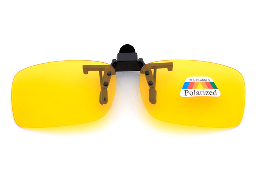 Modtager maskine Ni efterklang S4353 Polaroid clip-on solbrille med gule glas. Aflangt design. Perfekt til  nattekørse