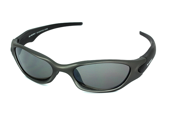 Sports solbrille i gråt design til mænd med mærket X-ray. Danmarks billigeste hurtigbrille | sport_solbriller_sportssolbriller
