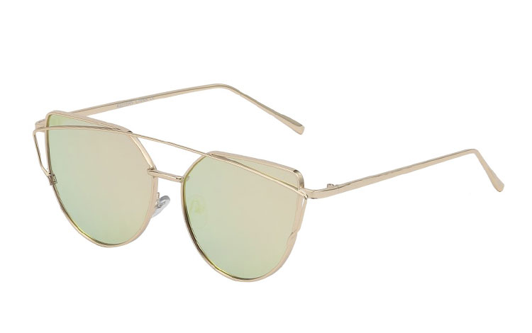 Fræk solbrille i cateye design med changerende fersken/lyserød spejl. - Design nr. s3428