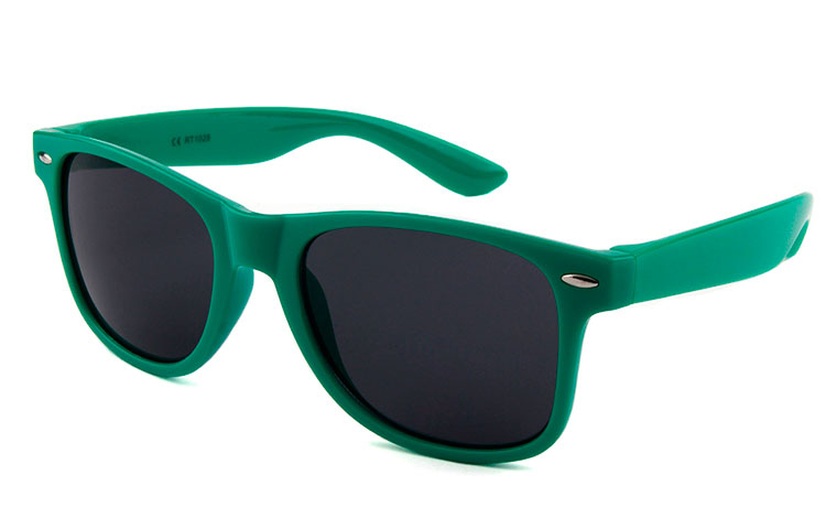 Grøn wayfarer solbriller med grå-sorte glas - Design nr. s3504
