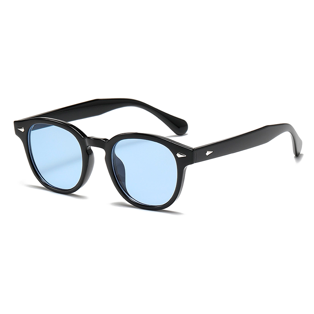 Fræk solbrille i blank sort stel med lyseblå glas - Design nr. 4561