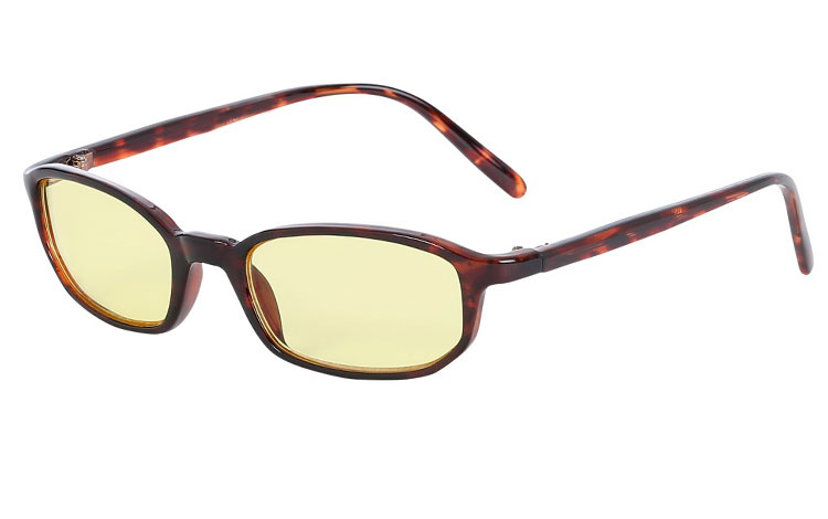 Smal mørkebrun solbrille med gule linser. - Design nr. s3599