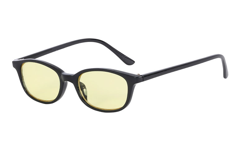 Smal sort solbrille med lysegule glas - Design nr. s3615